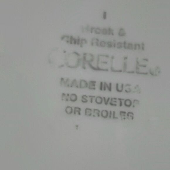 Vintage Corelle set of 5 “ Uptown” pattern 7” small plates. - Picture 3 of 5